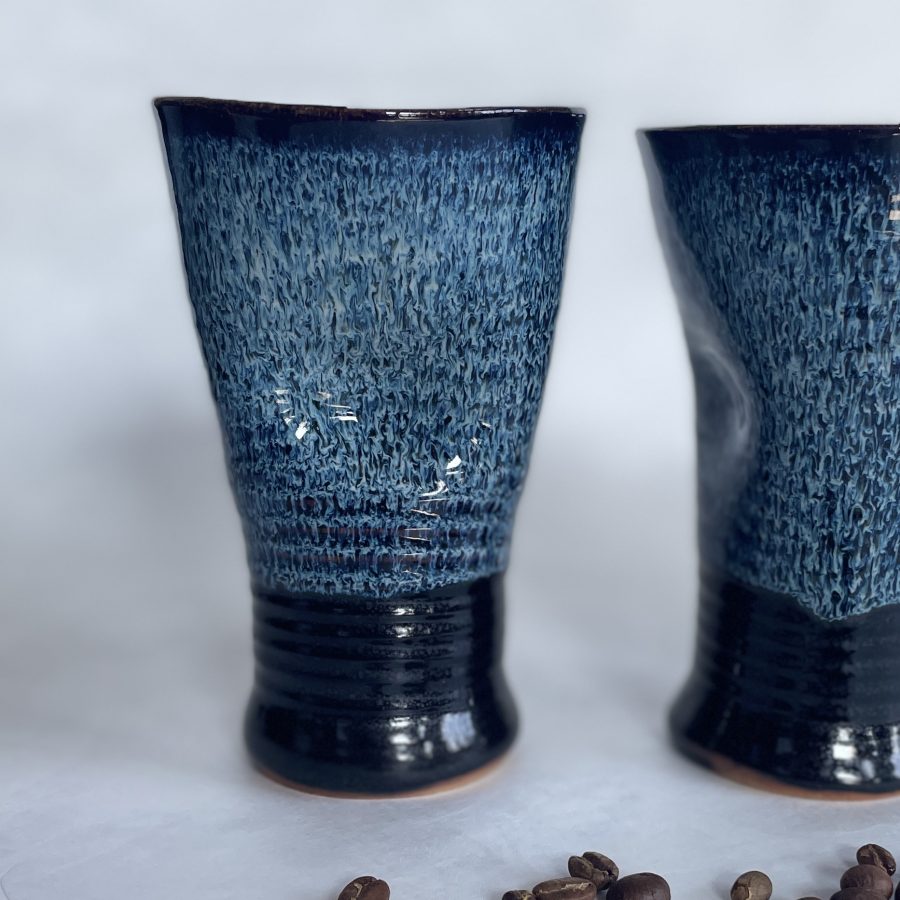 Kaffemugg klämmis blå rutil, vit, svart, gulgrön